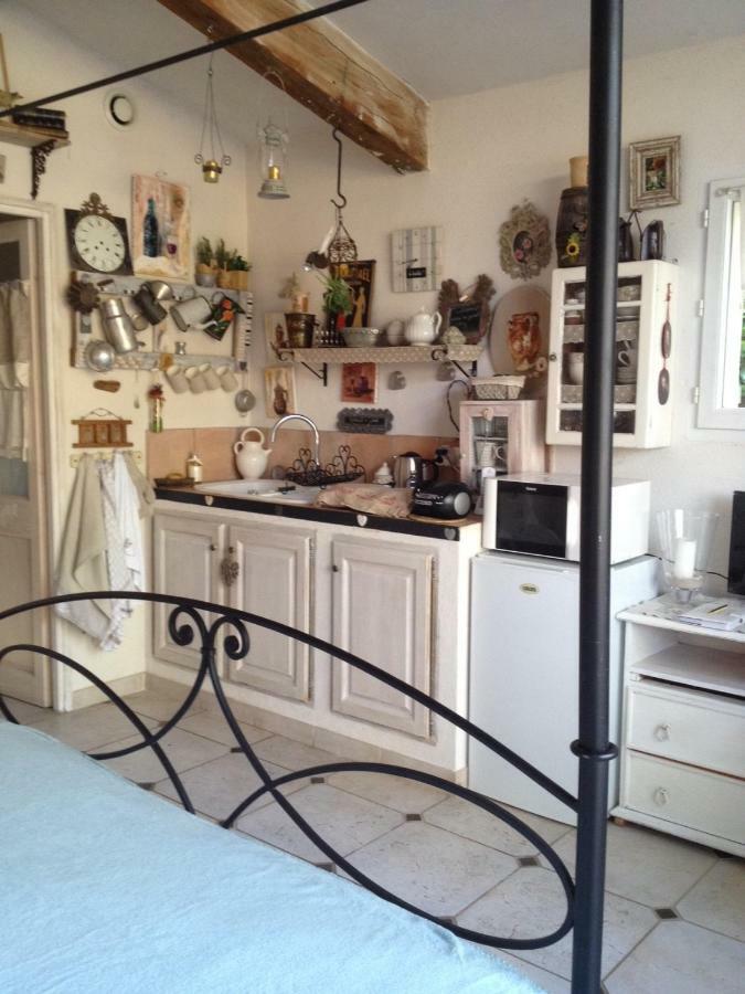 L'Oustalet Leilighet La Tour-dʼAigues Eksteriør bilde
